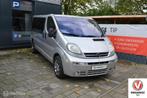 Opel Vivaro bestel 2.5 CDTI L2H1DC UNIEK VOOR ROLSTOELBUS AA, Auto's, Bestelauto's, Automaat, Gebruikt, 4 cilinders, 2000 kg