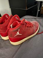 Jordans maat 41 rood, Sport en Fitness, Basketbal, Ophalen, Zo goed als nieuw, Schoenen