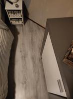 nachtkastjes 2 wel verschillend, Ophalen