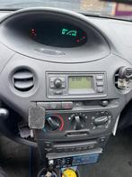 Toyota Yaris 1.3 16V Vvti 5DR 2005 Grijs, Auto's, Toyota, Voorwielaandrijving, Stof, 4 cilinders, 400 kg