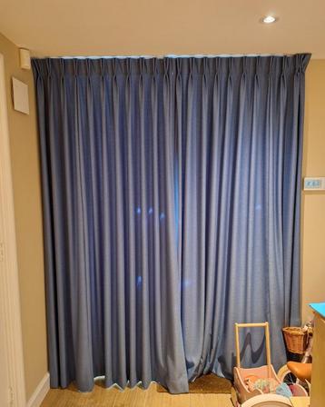 Blauwe gordijnen 180 b x 230 h beschikbaar voor biedingen