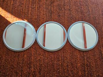3 vintage spiegels beschikbaar voor biedingen