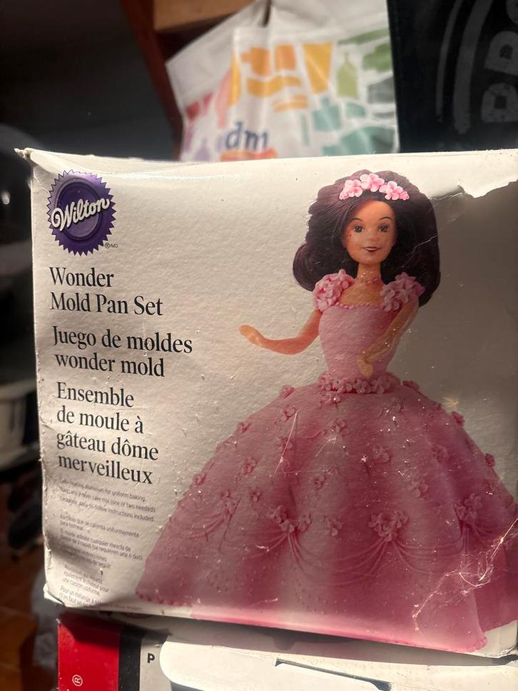 Wilton Wonder Mold Pan Set - Prinsessen Bakvorm, Hobby en Vrije tijd, Knutselen, Gebruikt, Materiaal, Ophalen