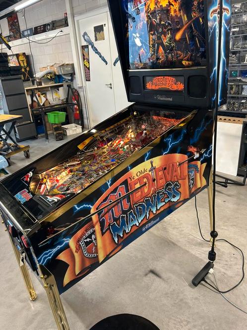 Medieval madness in ongekende superstaat, Verzamelen, Automaten | Flipperkasten, Nieuw, Ophalen of Verzenden