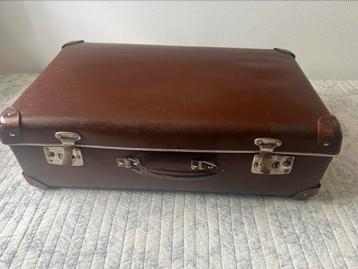 Vintage antieke koffer beschikbaar voor biedingen
