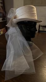 Bruidshoed/ hoge hoed voor bruid met sluier (Champagne), Ophalen of Verzenden, Hoed
