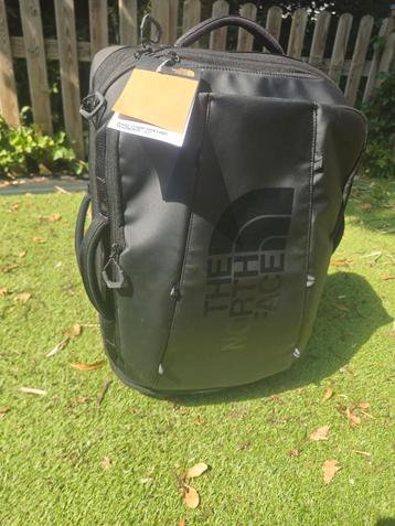 The Northface koffer base camp Rolling thunder 22" 40L beschikbaar voor biedingen