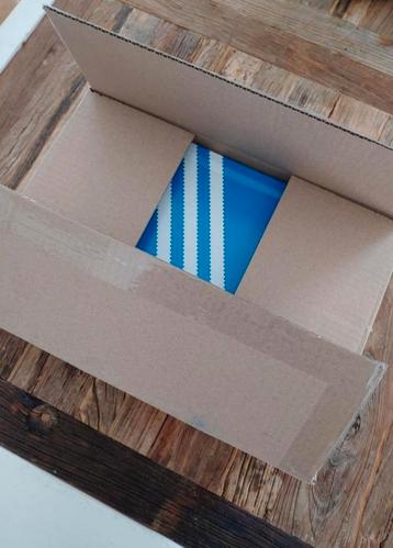 ADIDAS NITE JOGGER, EXTREEM LICHTE SPORT SCHOEN M11/44 NIEUW beschikbaar voor biedingen