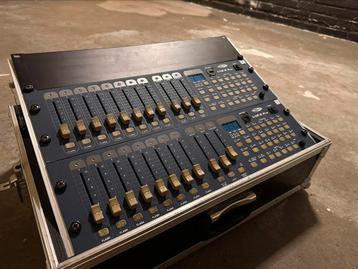 2x Showtec lite 8 pro lichttafel dmx beschikbaar voor biedingen