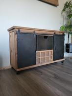 Houten industriële dressoir/ wijnvakken, Gebruikt, 100 tot 150 cm, Ophalen of Verzenden, Metaal