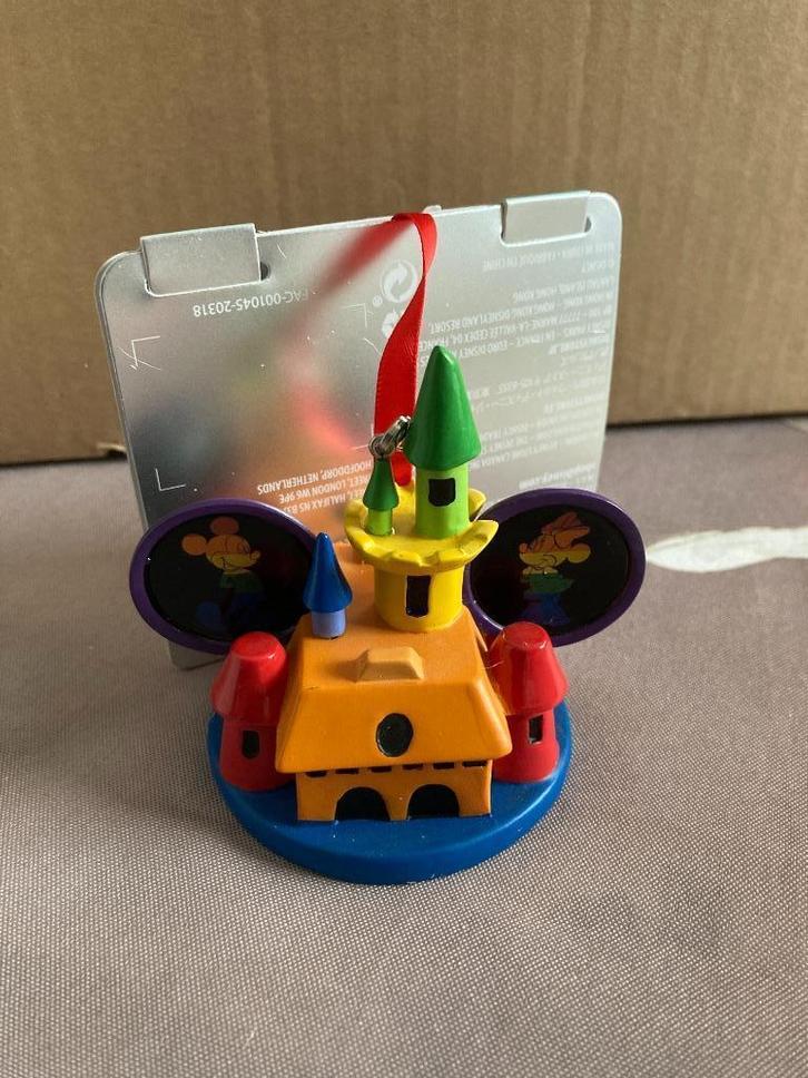 Disney Mickey x Minnie Rainbow Castle ornament - Nieuw, Verzamelen, Disney, Nieuw, Beeldje of Figuurtje, Ophalen of Verzenden