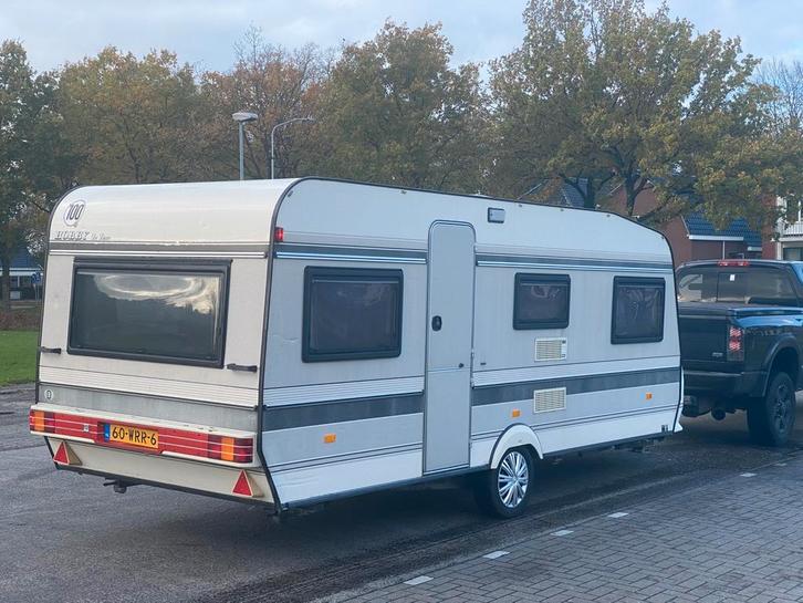 Hobby 530 de luxe, Caravans en Kamperen, Caravans, Particulier, tot en met 5, 1000 - 1250 kg, Rondzit, Hobby, Douche, Ophalen of Verzenden