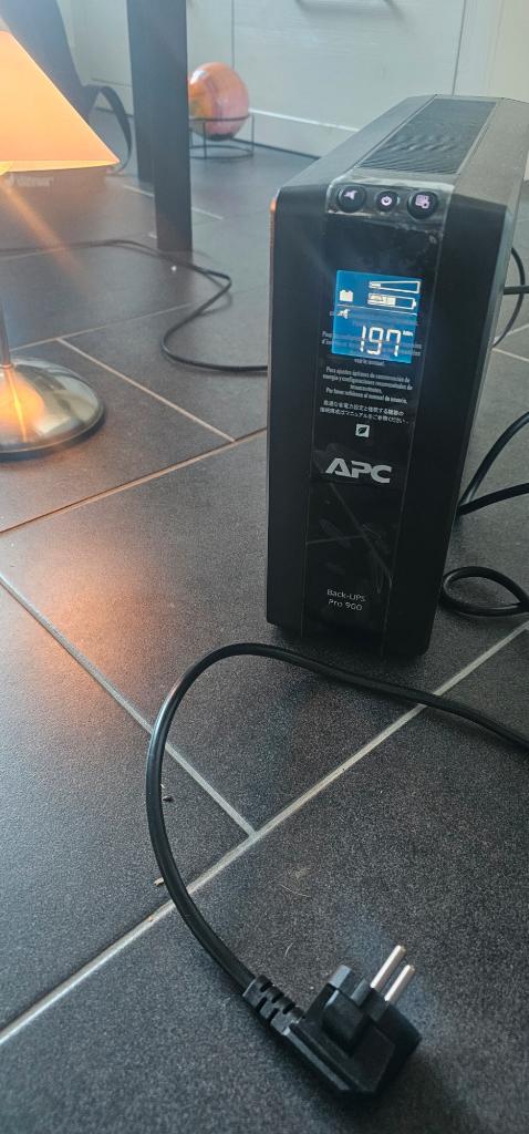 APC Back-UPS 900pro, Computers en Software, Noodvoedingen (UPS), Nieuw, Ophalen of Verzenden