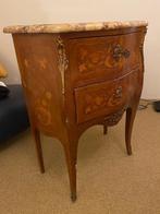 biedemeijer kastje, Ophalen