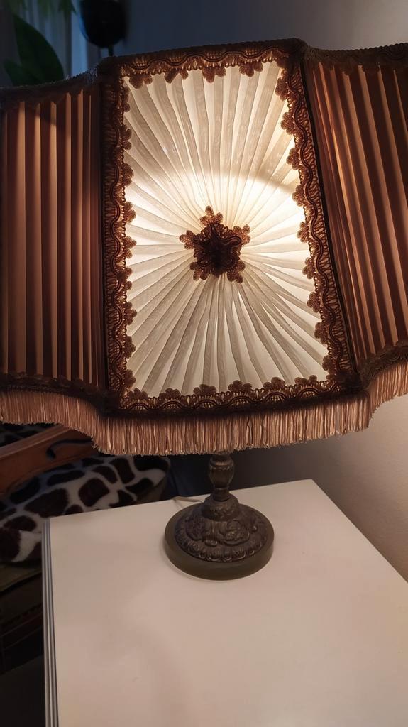 Mooie  vintage lampenkap zalm creme kleurig, Antiek en Kunst, Antiek | Lampen, Ophalen of Verzenden