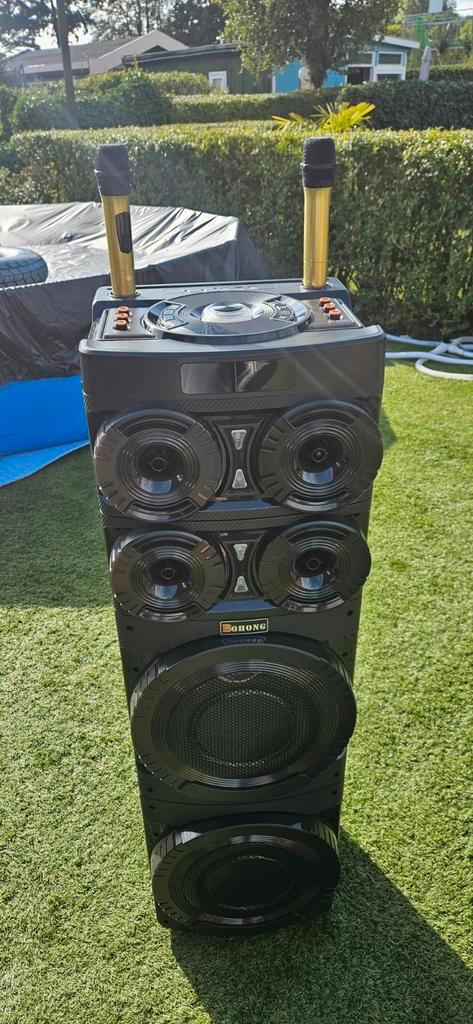 Party box met 2 microfonen voor karaoke en muziek bt enz all, Audio, Tv en Foto, Overige Audio, Tv en Foto, Zo goed als nieuw