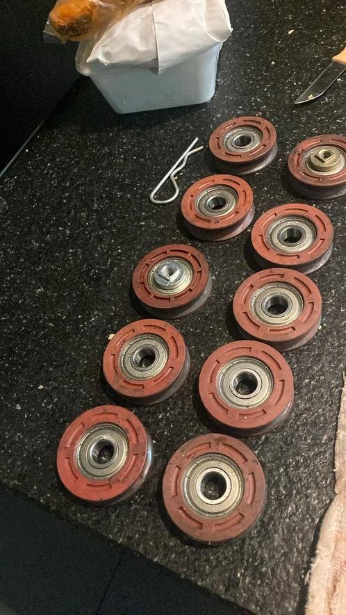 Gelagerde wielen 50. Met asgat 13 mm. € 2,00 p/ st afgehaald, Hobby en Vrije tijd, Knutselen, Zo goed als nieuw, Ophalen