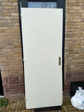 Binnendeur vlak stomp 78x201cm beschikbaar voor biedingen