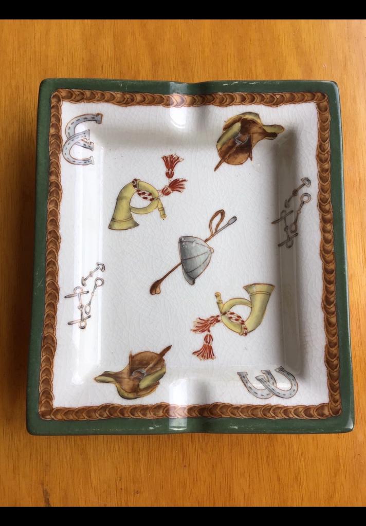 Porseleinen bakje / schaal / asbak, ruitersport, zadel paard, Antiek en Kunst, Curiosa en Brocante, Ophalen of Verzenden
