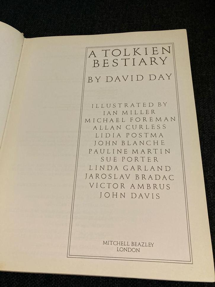 A Tolkien Bestiary - David Day (1979), Boeken, Fantasy, Zo goed als nieuw, Ophalen of Verzenden