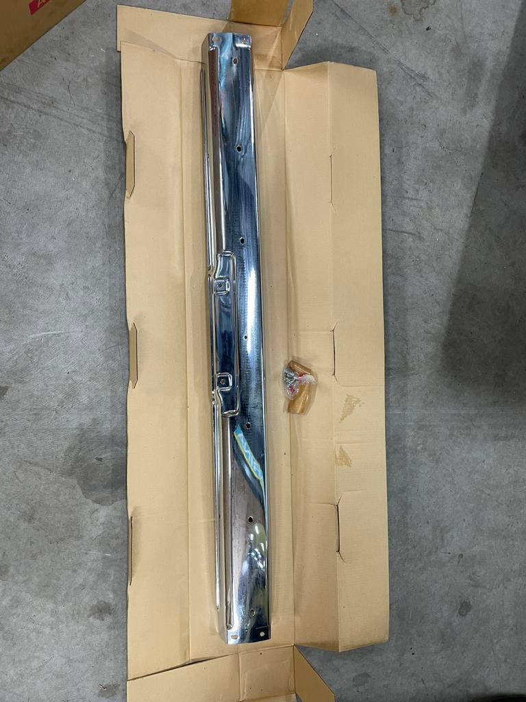 Toyota carina ta40 voorbumper nieuw 52111-19555, Ophalen of Verzenden