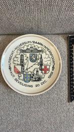 Wandbord Utrecht Domtoren Dom & Onze Lieve Vrouwetoren 1962, Antiek en Kunst, Antiek | Wandborden en Tegels, Ophalen of Verzenden