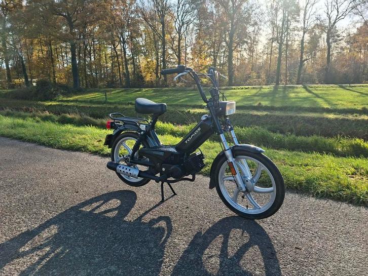 Tomos 2010 geel kenteken, Fietsen en Brommers, Brommers | Tomos, Zo goed als nieuw, Standard, Maximaal 45 km/u, Ophalen