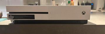 Xbox One + controller + 2 oplaadbare batterijen incl. Lader beschikbaar voor biedingen