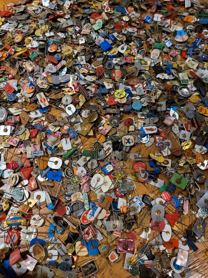 Grote verzameling nostalgische speldjes jaren 60, Verzamelen, Speldjes, Pins en Buttons, Gebruikt, Speldje of Pin, Merk, Ophalen