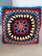 vintage handgemaakt gehaakt kussen, Huis en Inrichting, Woonaccessoires | Kussens, Ophalen of Verzenden, Zo goed als nieuw, Vierkant