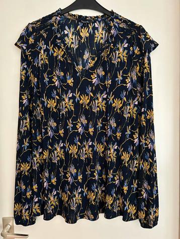 Leuke Dames Blouse in zeer goede staat maat 48 beschikbaar voor biedingen