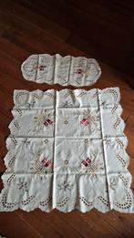 Vintage geborduurd nieuw tafelkleed met tafelloper, Ophalen of Verzenden