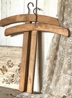 Brocante oude houten kledinghanger ( knaapjes ), Antiek en Kunst, Curiosa en Brocante, Ophalen of Verzenden
