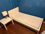Eenpersoonsbed 90x200 met tafeltje en lamp, Ophalen, Gebruikt, 90 cm, Eenpersoons