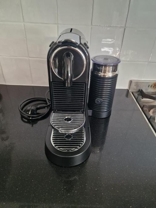 Nespresso apparaat incl accesoires, Witgoed en Apparatuur, Koffiezetapparaten, Gebruikt, Koffiepads en cups, Espresso apparaat