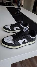 Nike SB Dunk Low Pro - Zwart/Wit maat 40, Zwart, Nike, Ophalen of Verzenden, Sneakers of Gympen