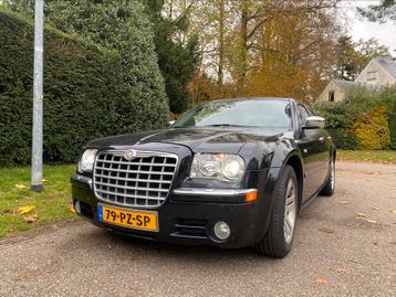 Chrysler 300C 2.7 I V6 AUT 2005 Zwart Youngtimer beschikbaar voor biedingen