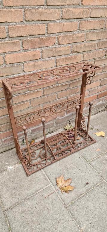Gietijzeren Laarzenrek - Vintage Stijl beschikbaar voor biedingen