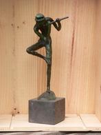 MOOI BRONZEN BEELD YETHRO TULL OP MARMER SOKKEL, Ophalen
