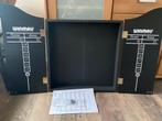 Dartbord kast met scorebord - winmau, Sport en Fitness, Darts, Ophalen of Verzenden, Zo goed als nieuw, Dartbord