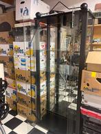 Mooie zwarte vitrinekast met spiegelwand en verlichting, Huis en Inrichting, Zo goed als nieuw, 150 tot 200 cm, 25 tot 50 cm, 50 tot 100 cm