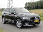 Volkswagen TIGUAN 1.5TSI HIGHLINE FULL LED I PANO I LEER I E, Voorwielaandrijving, Euro 6, 4 cilinders, Zwart