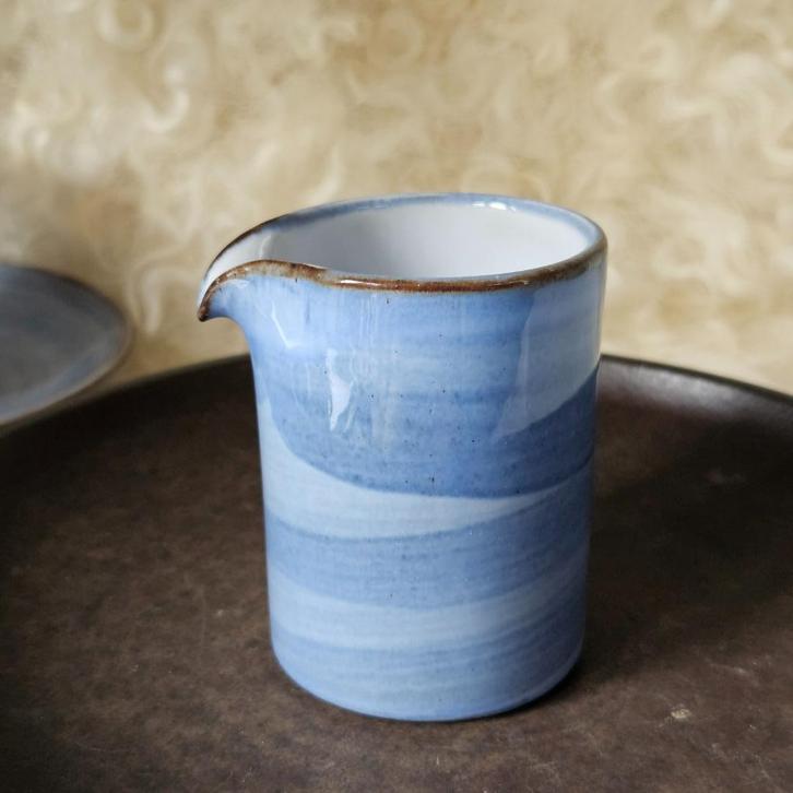 Ambacht Volendam roomkannetje blauw, Huis en Inrichting, Keuken | Servies, Zo goed als nieuw, Overige typen, Overige stijlen, Keramiek