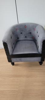 Grijze fauteuil met knopen, Huis en Inrichting, Fauteuils, Ophalen