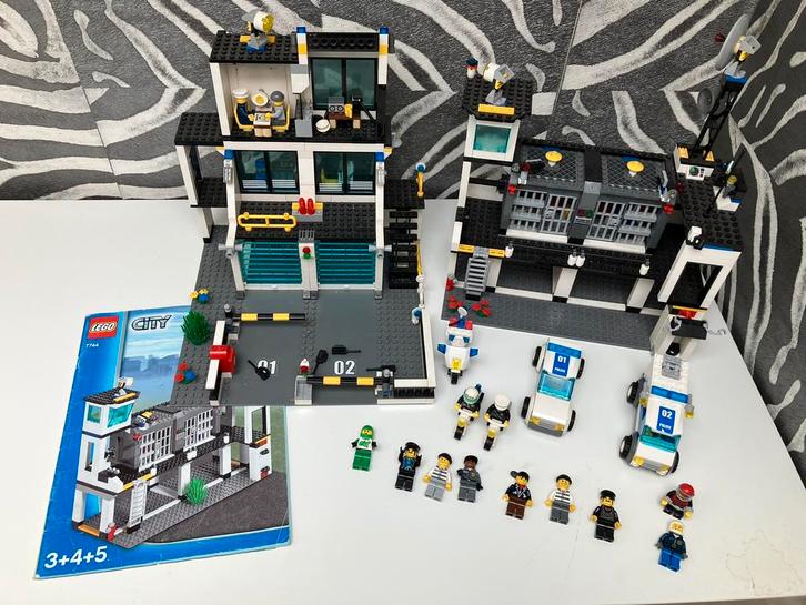 Legoset 7744 politiebureaus met voertuigen, Kinderen en Baby's, Speelgoed | Duplo en Lego, Gebruikt, Lego, Complete set, Ophalen of Verzenden