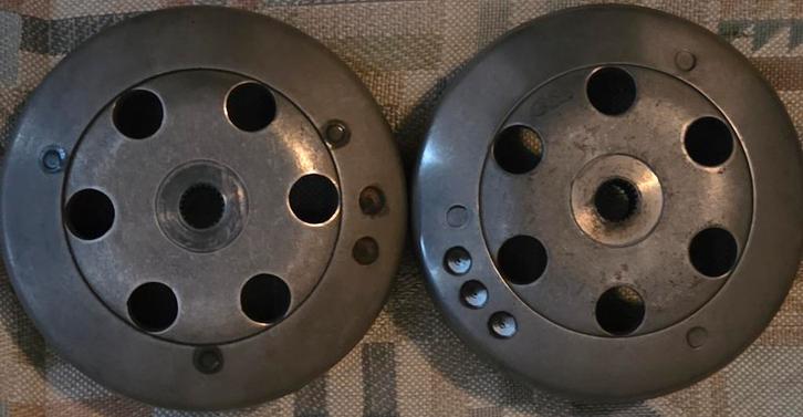 2 x Orginele (Piaggio) Koppelings-Huis (2-Takt Scooters !!!), Fietsen en Brommers, Brommeronderdelen | Scooters, Gebruikt, Piaggio