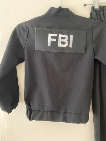 FBI Pakje Jongens Maat 140 beschikbaar voor biedingen