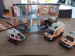 Groot ziekenhuis playmobil, met twee wagens en helikopter., Kinderen en Baby's, Speelgoed | Playmobil, Zo goed als nieuw, Ophalen