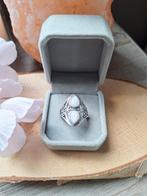 Sierlijke zilveren maansteen ring te koop, Verzenden, Nieuw, 17 tot 18, Dame