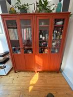 Twee Hemnes vitrinekasten rood, Huis en Inrichting, Ophalen, Gebruikt, 50 tot 100 cm, Glas